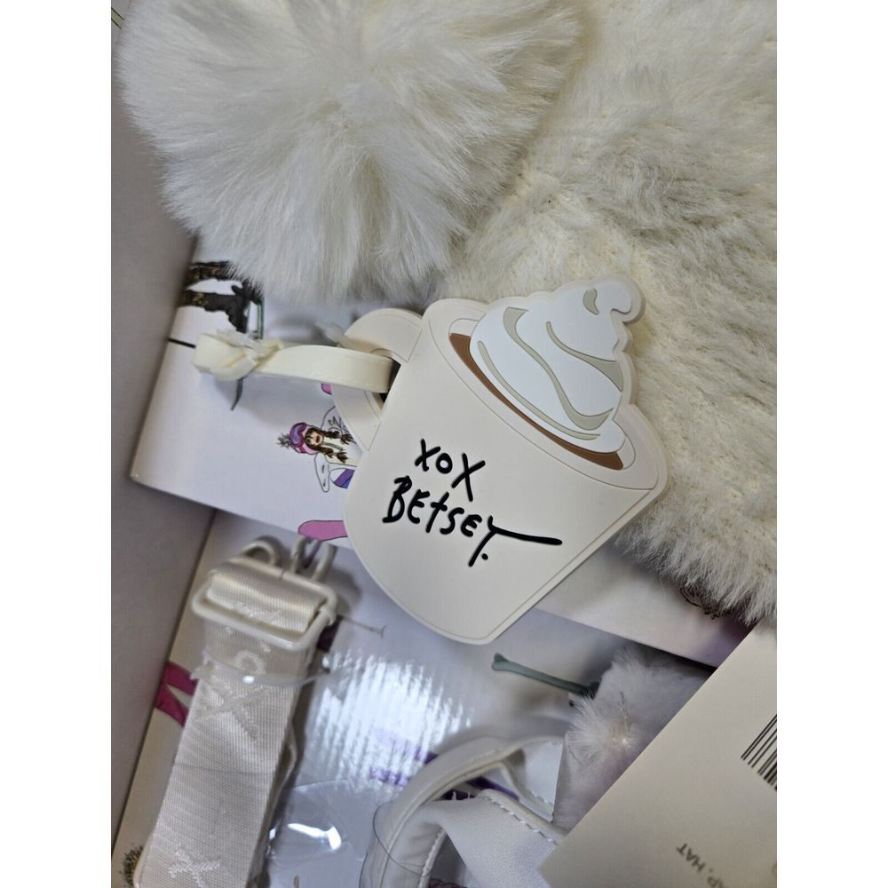 NWT Betsey‎ Johnson Gift Boxed 4 Pc Set Apres Hat, Handbag, strap, keychain - Picture 8 of 8